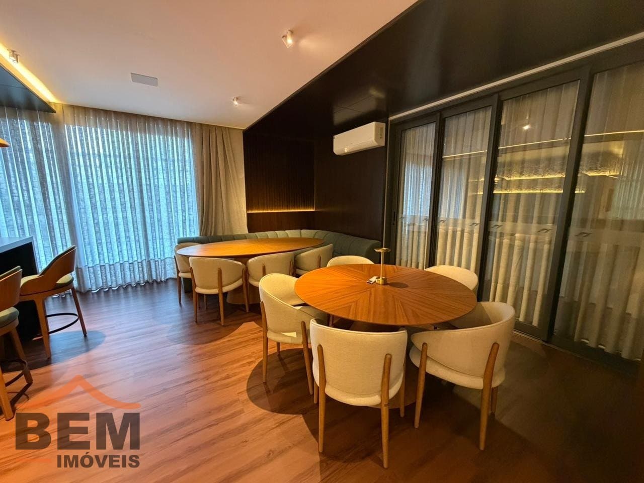 Apartamento para Locação com 3 quartos e 123m² no bairro Meia Praia, em Itapema