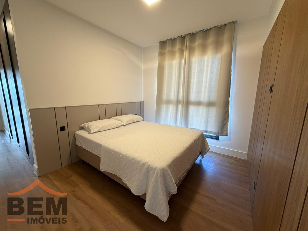 Apartamento para Locação com 3 quartos e 123m² no bairro Meia Praia, em Itapema