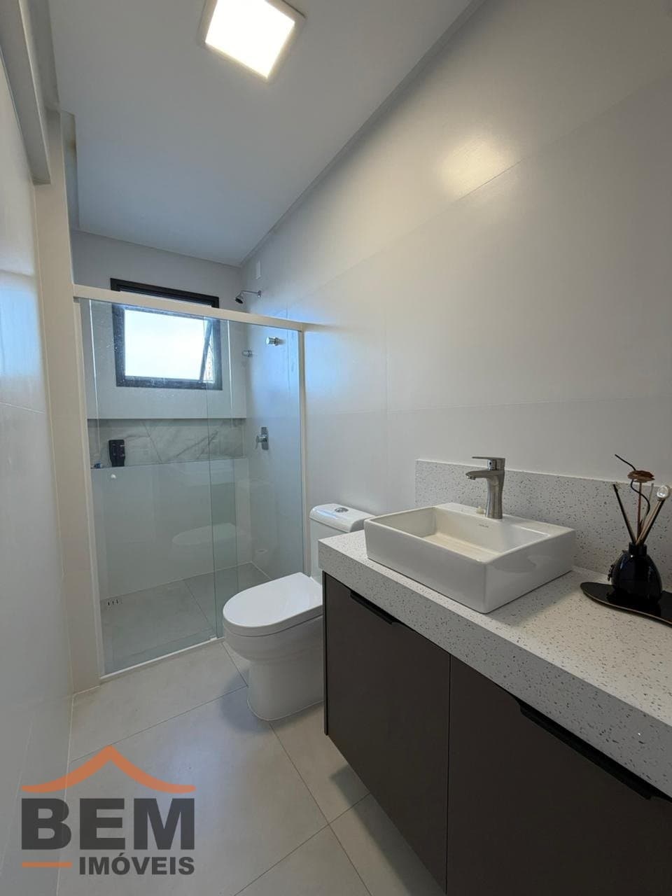 Apartamento para Locação com 3 quartos e 123m² no bairro Meia Praia, em Itapema