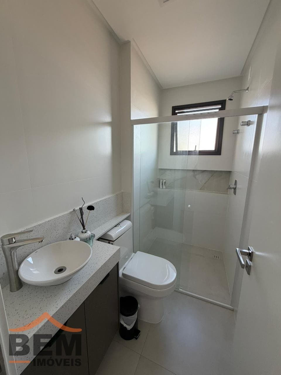 Apartamento para Locação com 3 quartos e 123m² no bairro Meia Praia, em Itapema
