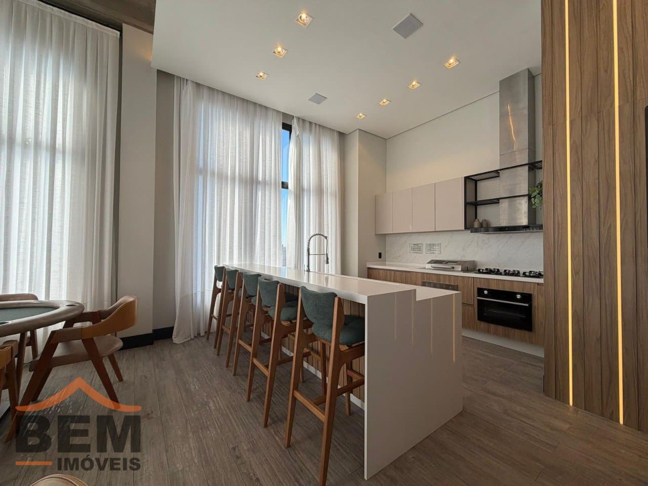 Apartamento para Locação com 2 quartos e 76m² no bairro Praia Brava, em Itajaí