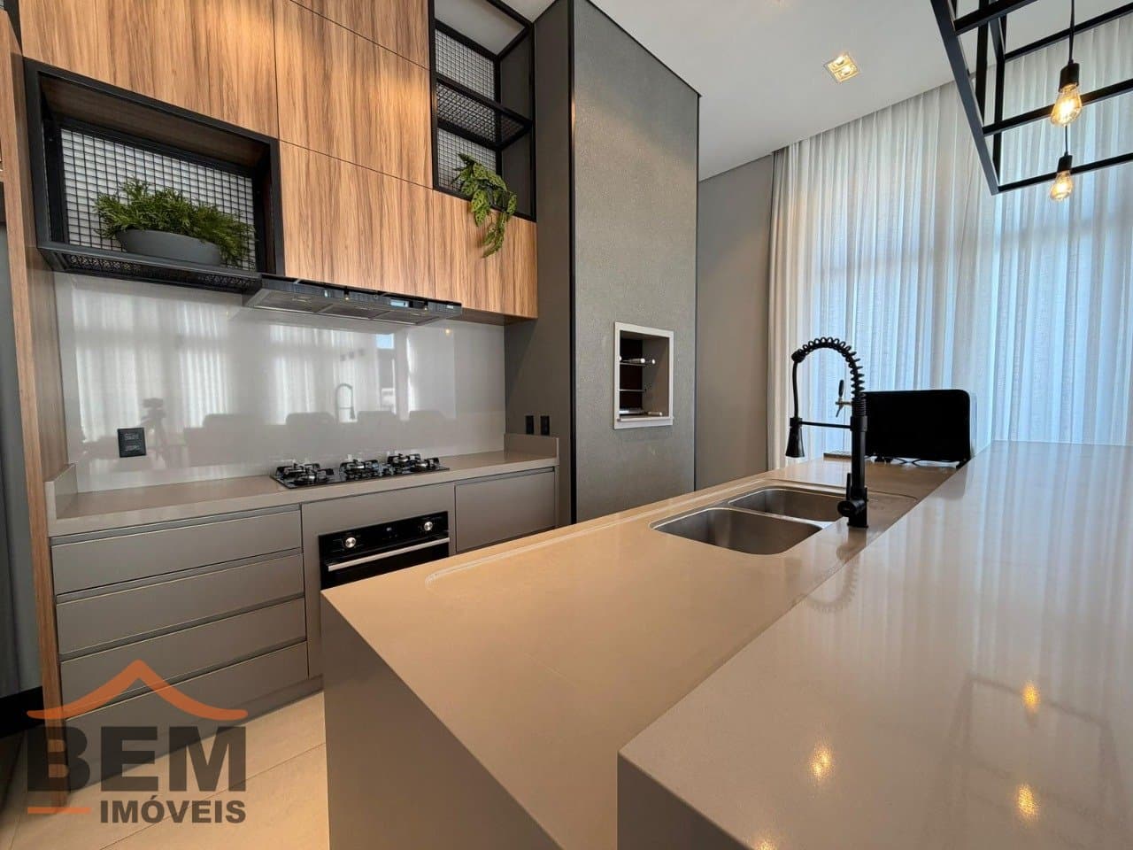Apartamento para Locação com 2 quartos e 76m² no bairro Praia Brava, em Itajaí