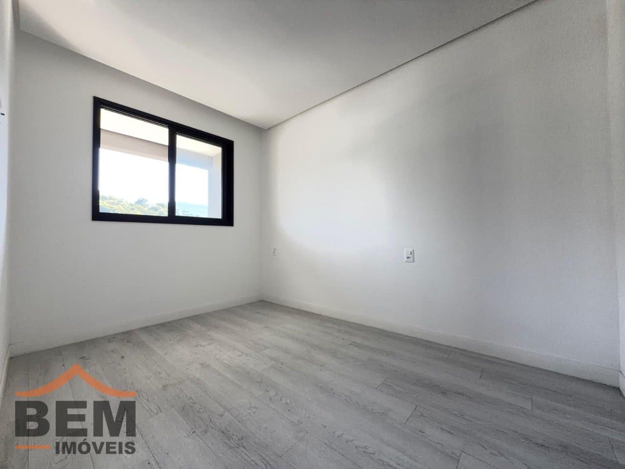 Apartamento para Locação com 2 quartos e 76m² no bairro Praia Brava, em Itajaí