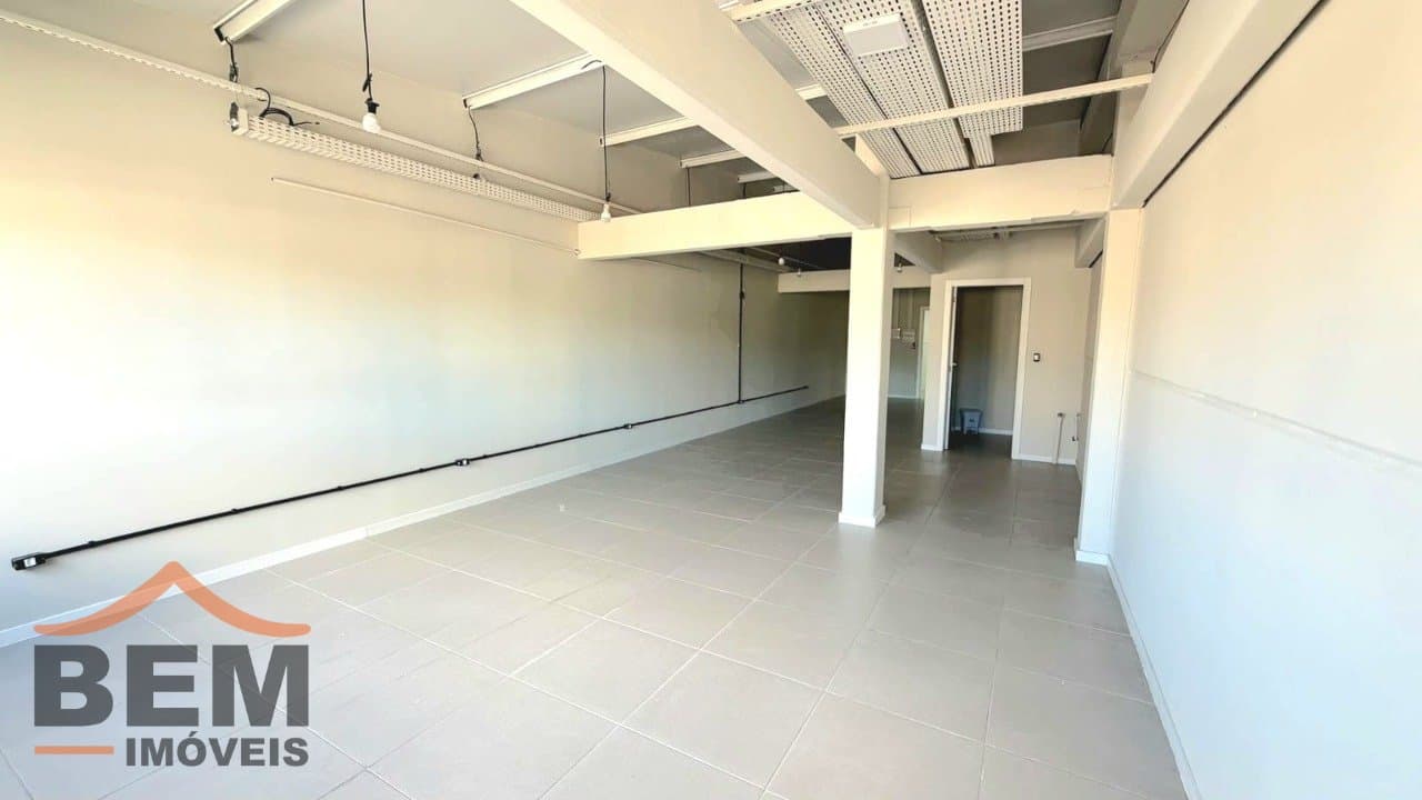 Sala Comercial para Locação com 55m² no bairro Centro, em Camboriú: 02-SALA COMERCIAL