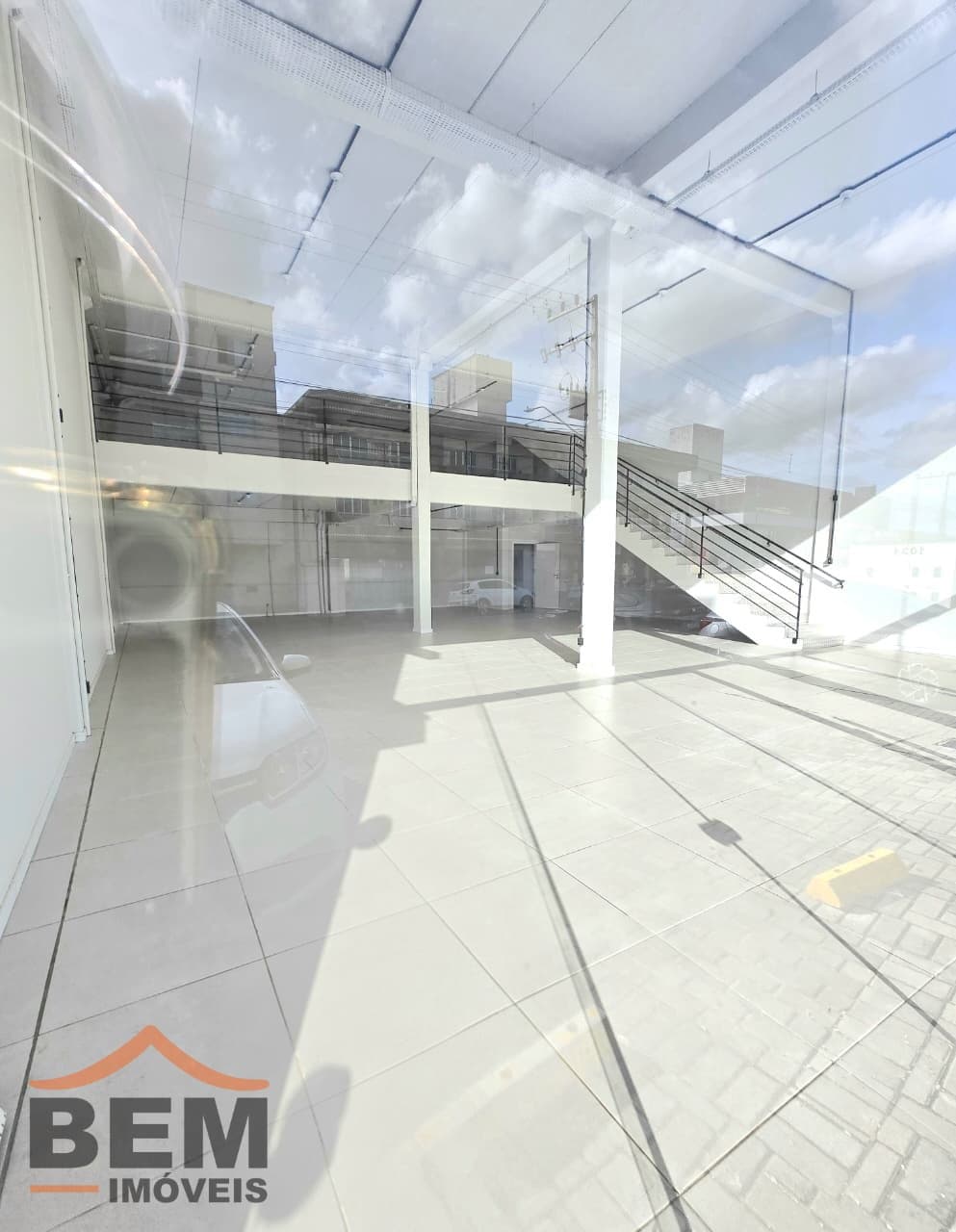 Sala Comercial para Locação com 263m² no bairro Centro, em Camboriú: 02- SALA COMERCIAL 