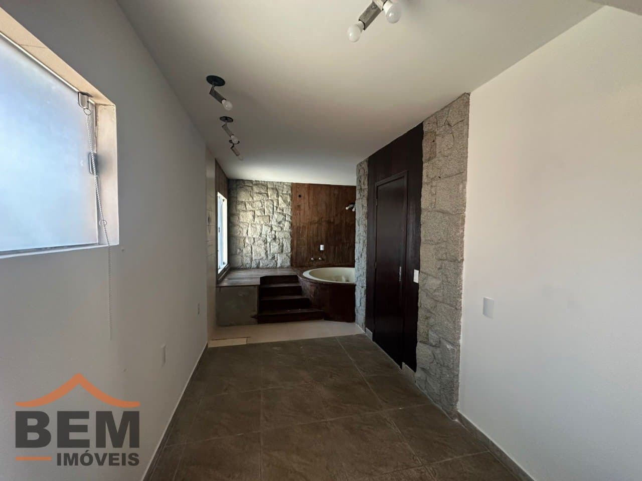 Casa com 4 quartos e 407m² no bairro Centro, em Balneário Camboriú