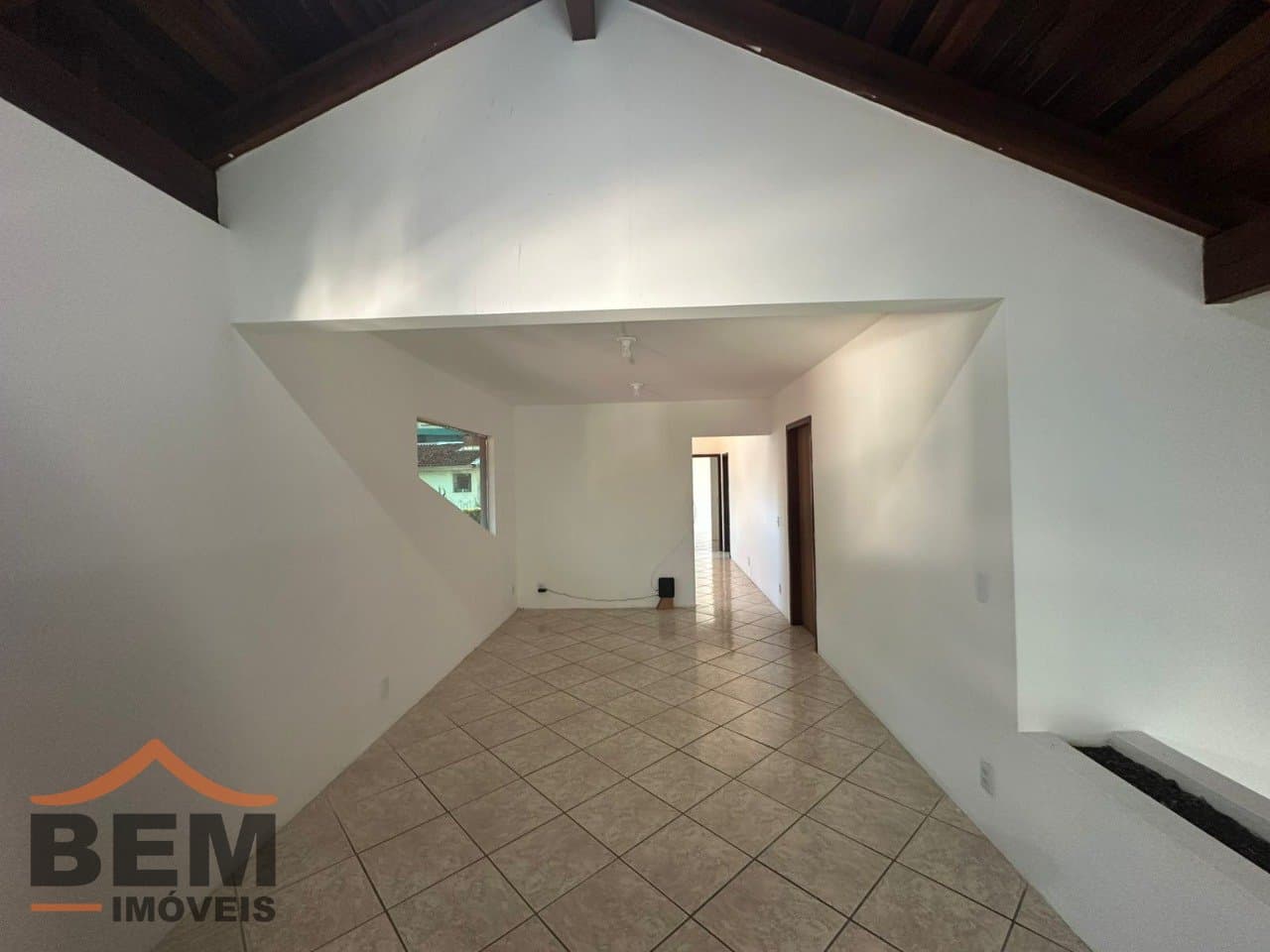 Casa com 4 quartos e 407m² no bairro Centro, em Balneário Camboriú