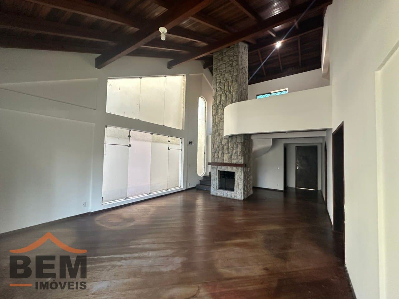Casa com 4 quartos e 407m² no bairro Centro, em Balneário Camboriú
