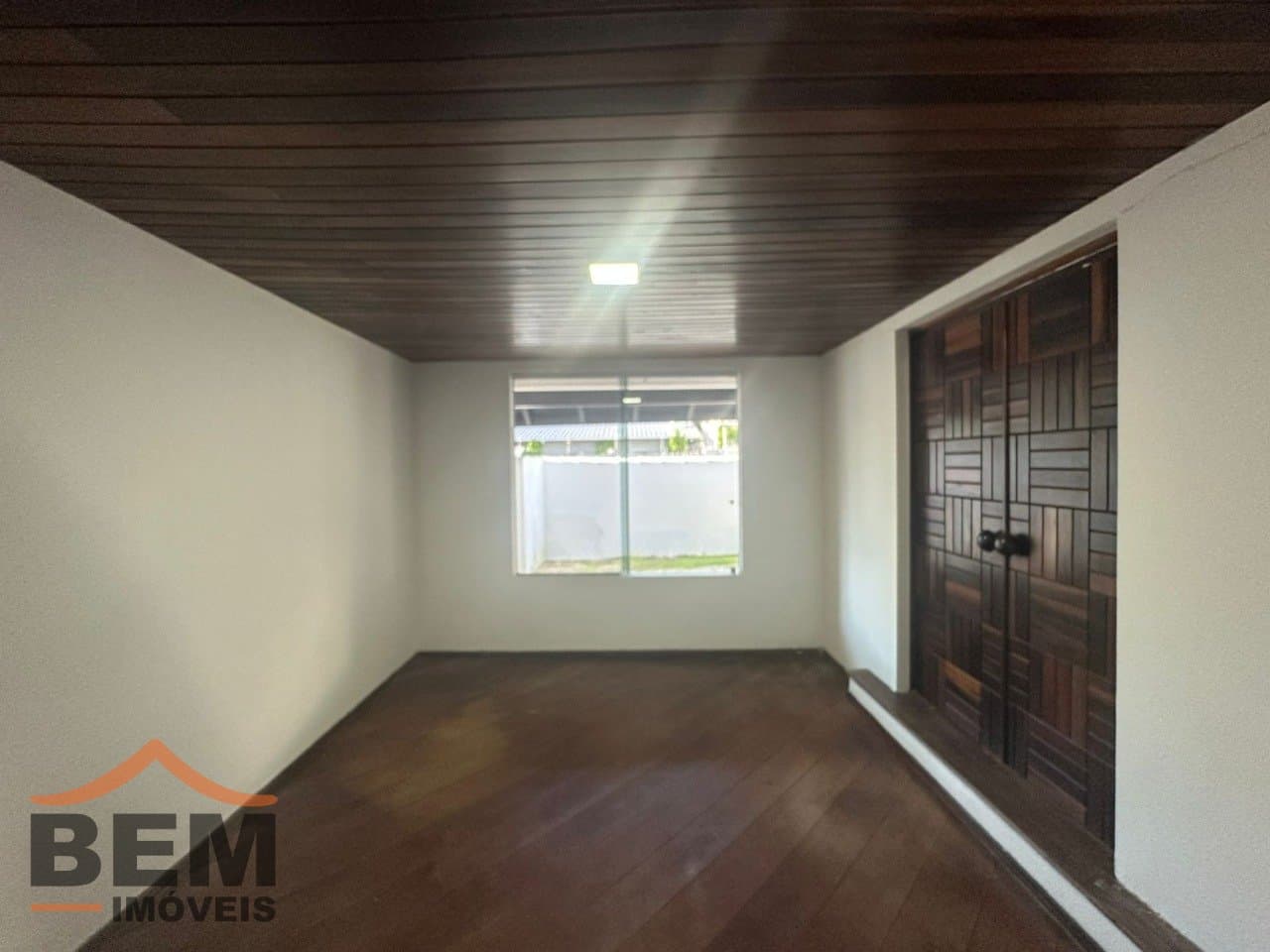 Casa com 4 quartos e 407m² no bairro Centro, em Balneário Camboriú