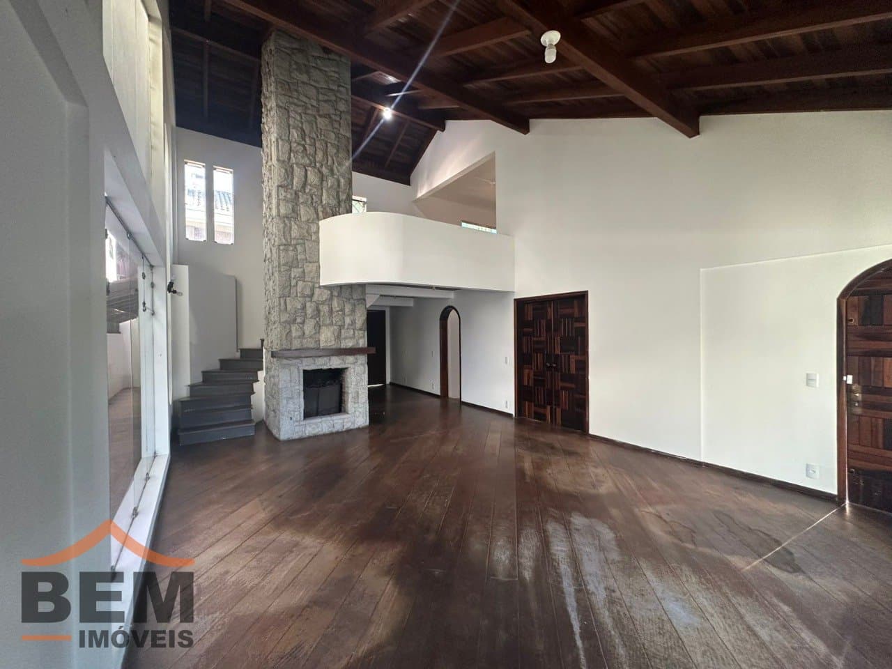 Casa com 4 quartos e 407m² no bairro Centro, em Balneário Camboriú
