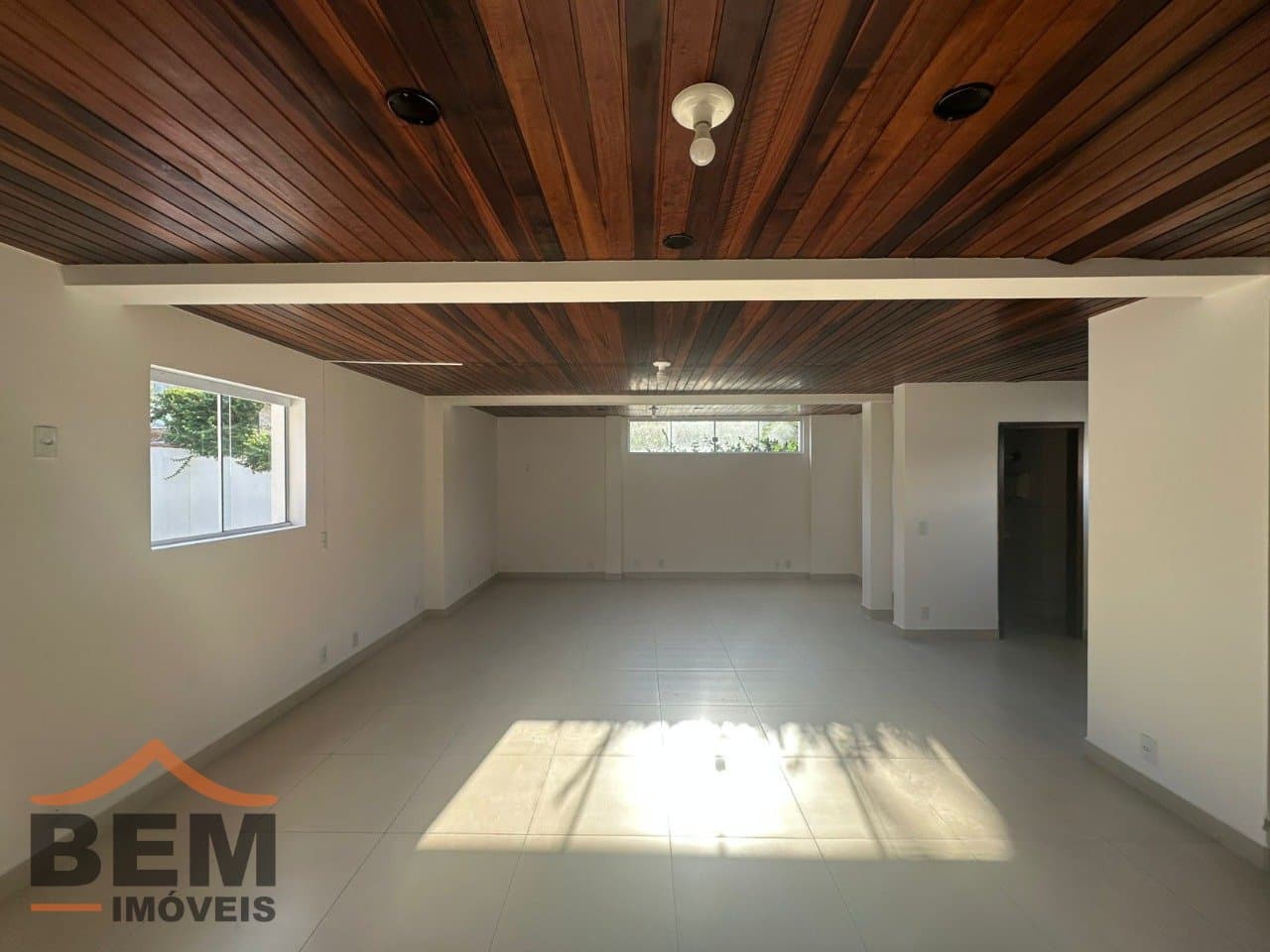 Casa com 4 quartos e 407m² no bairro Centro, em Balneário Camboriú