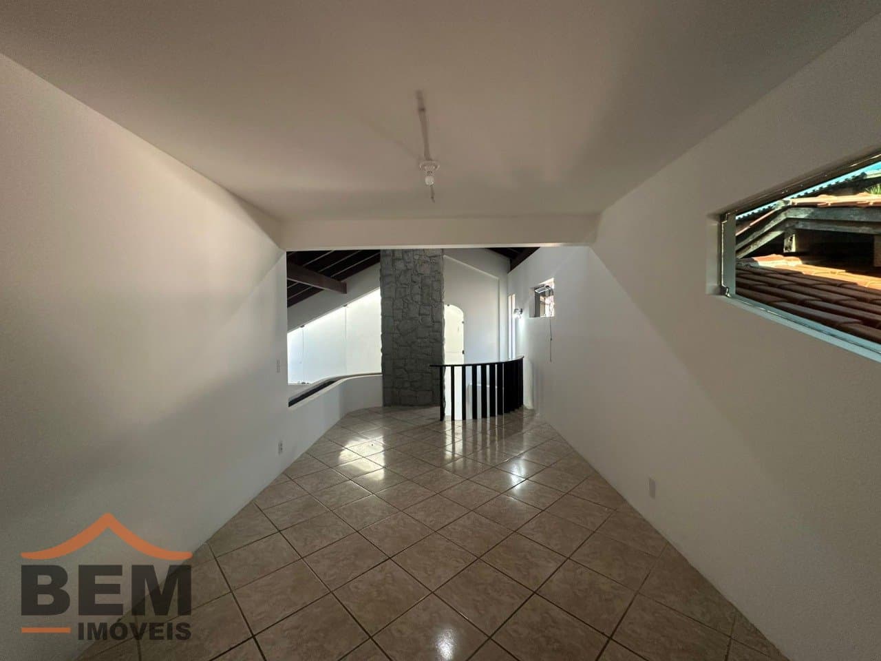 Casa com 4 quartos e 407m² no bairro Centro, em Balneário Camboriú