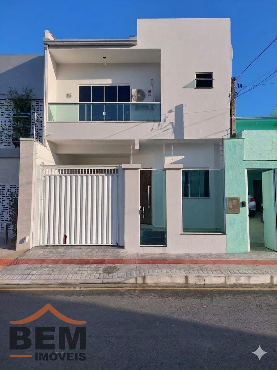 Casa para Venda com 3 quartos e 195m² no bairro Centro, em Balneário Camboriú