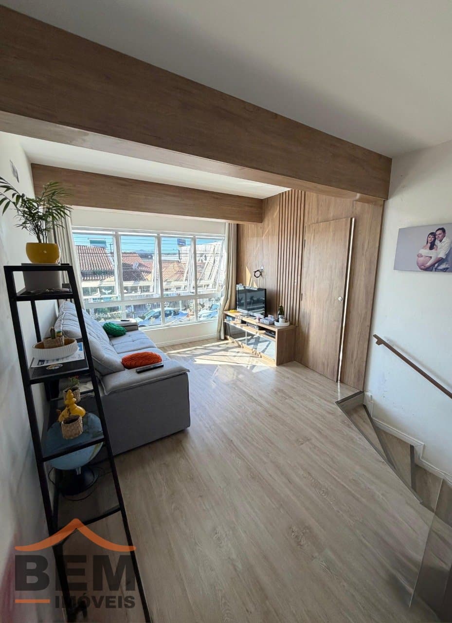 Casa para Venda com 4 quartos e 290m² no bairro São João, em Itajaí