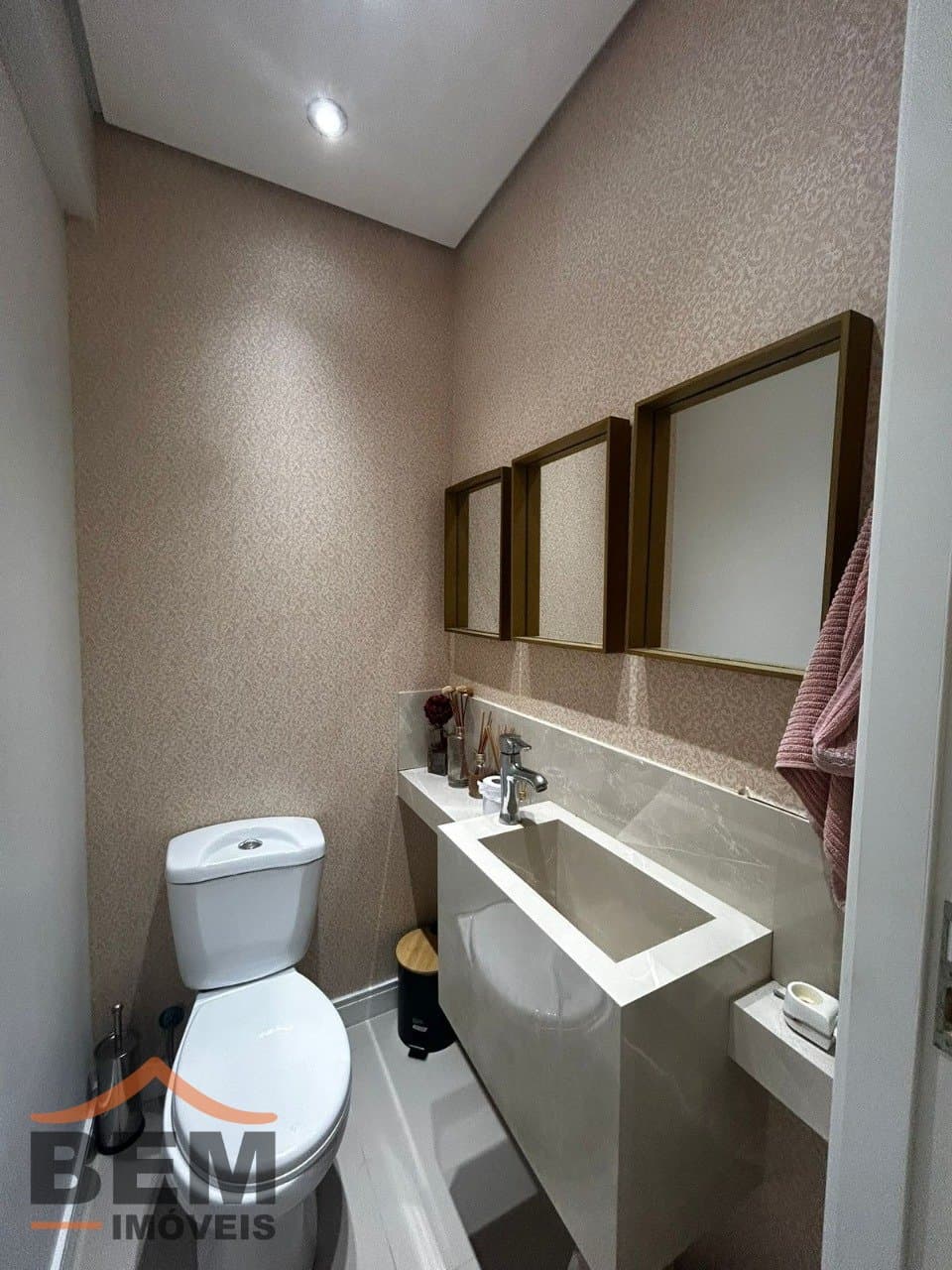 Apartamento para Venda com 3 quartos e 95m² no bairro Vila Operária, em Itajaí