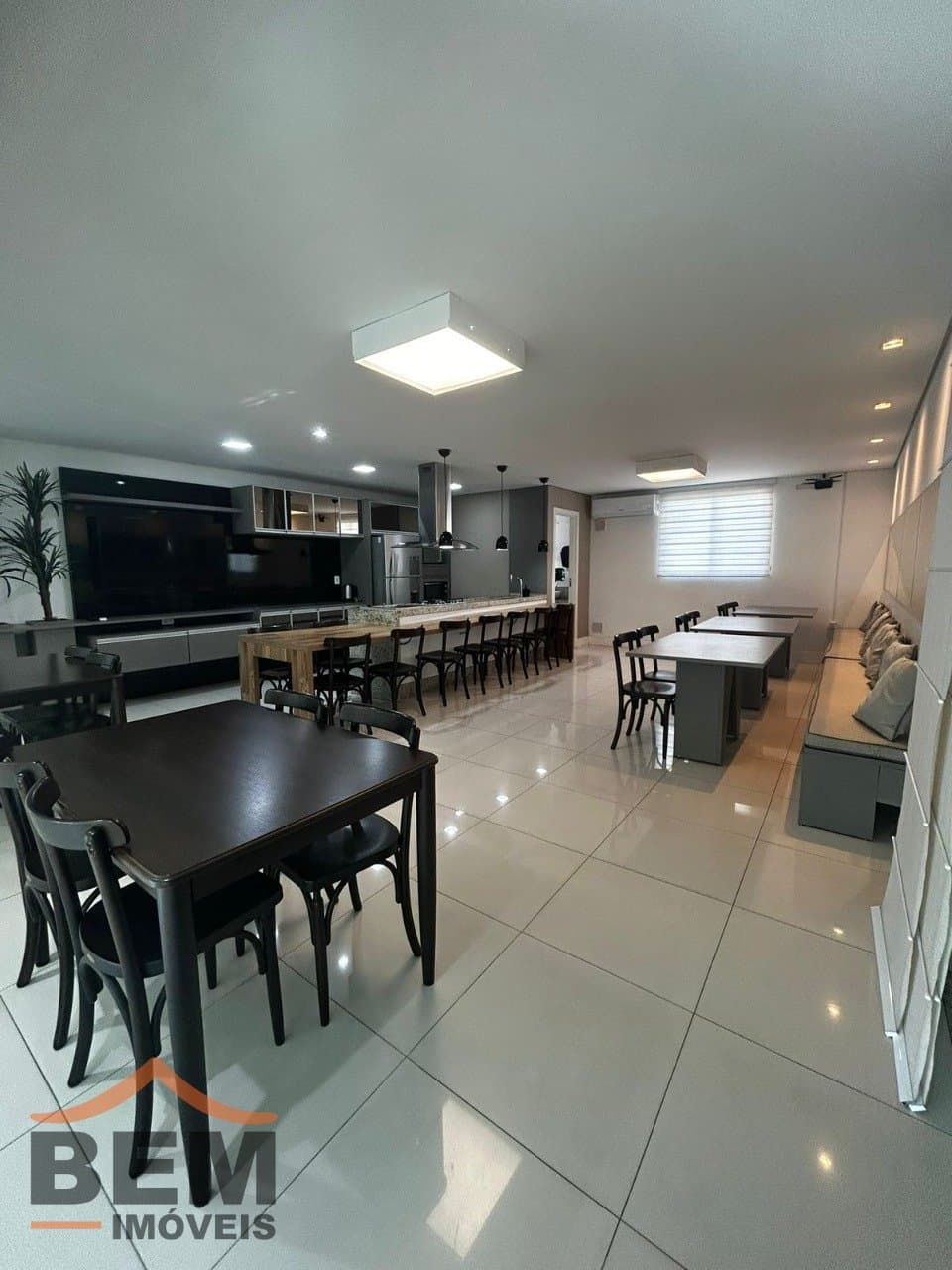 Apartamento para Venda com 3 quartos e 95m² no bairro Vila Operária, em Itajaí