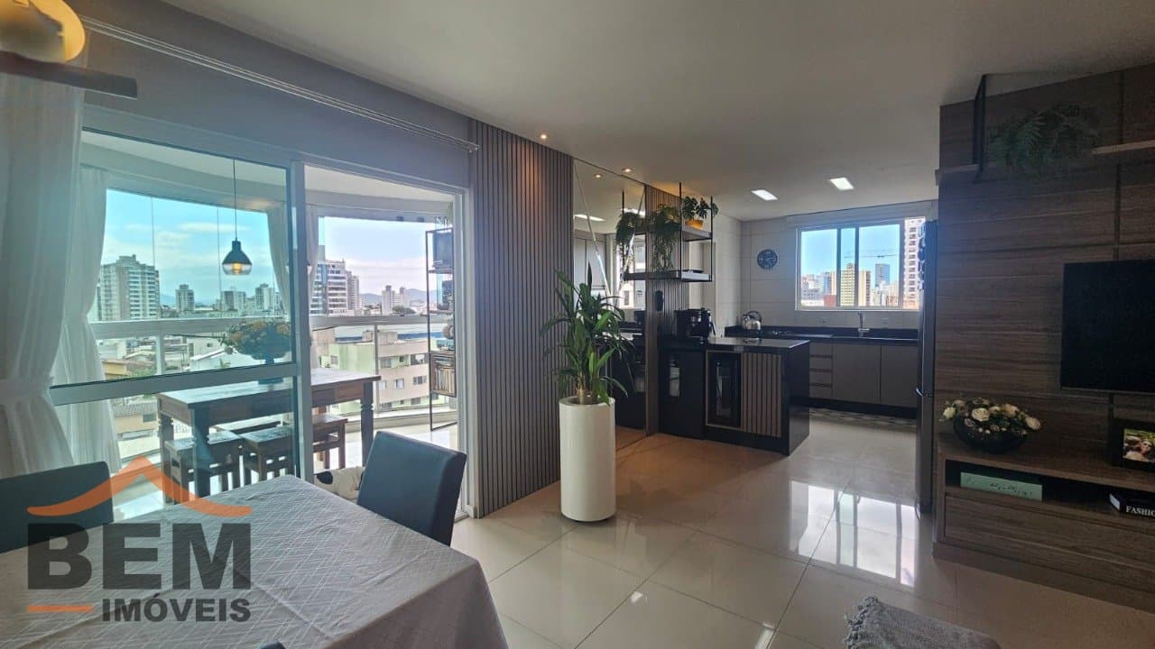 Apartamento para Venda com 3 quartos e 111m² no bairro Centro, em Itajaí