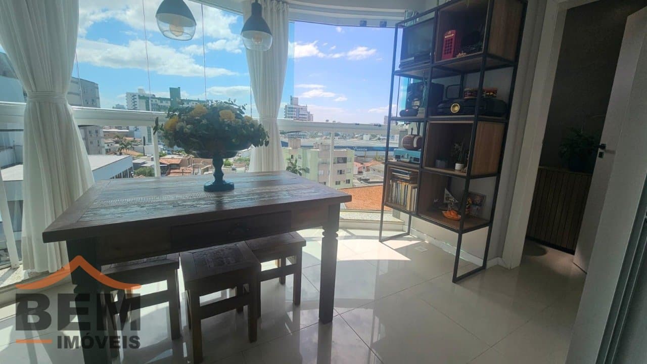 Apartamento para Venda com 3 quartos e 111m² no bairro Centro, em Itajaí