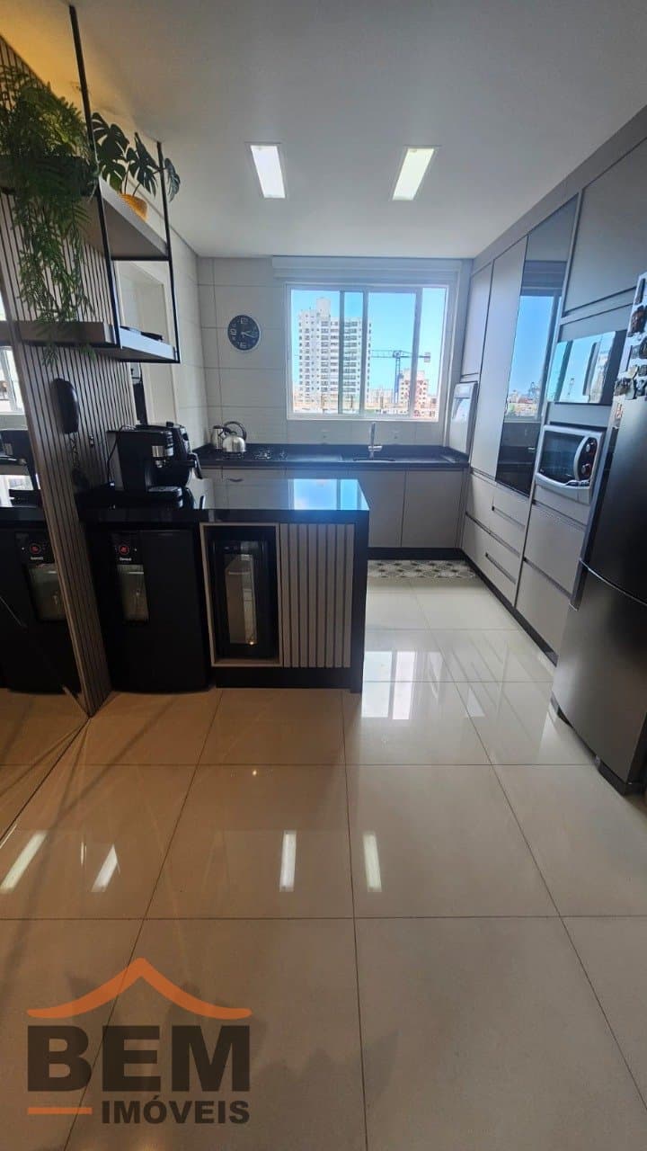 Apartamento para Venda com 3 quartos e 111m² no bairro Centro, em Itajaí