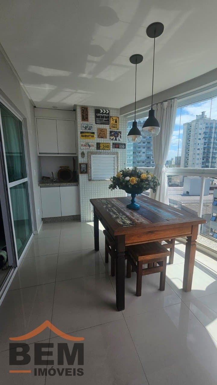 Apartamento para Venda com 3 quartos e 111m² no bairro Centro, em Itajaí