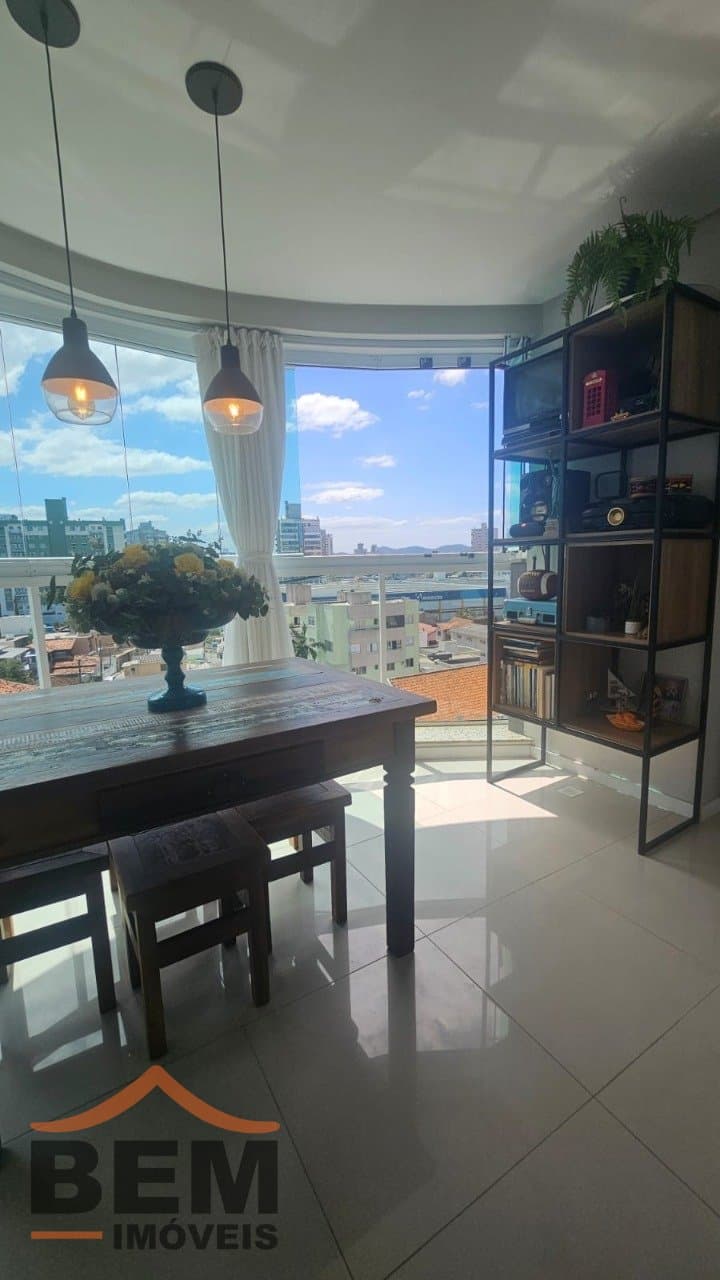 Apartamento para Venda com 3 quartos e 111m² no bairro Centro, em Itajaí