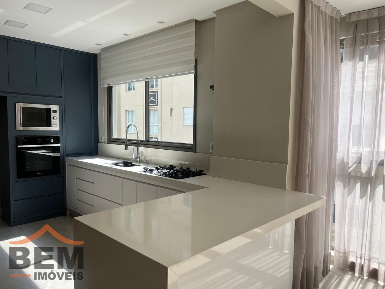 Apartamento para Venda com 3 quartos e 114m² no bairro Meia Praia, em Itapema