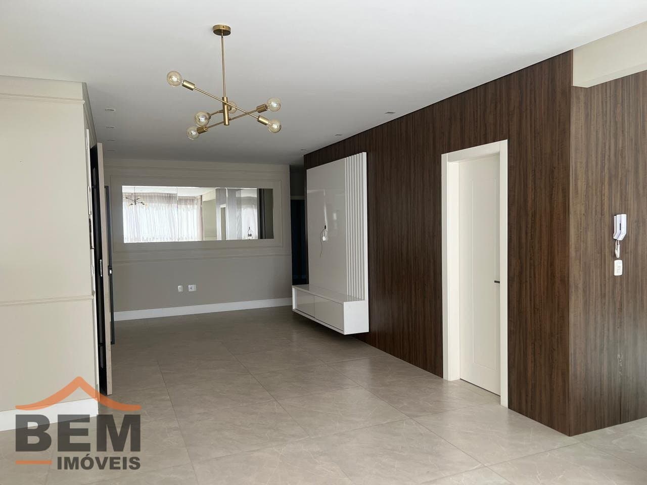 Apartamento para Venda com 3 quartos e 114m² no bairro Meia Praia, em Itapema