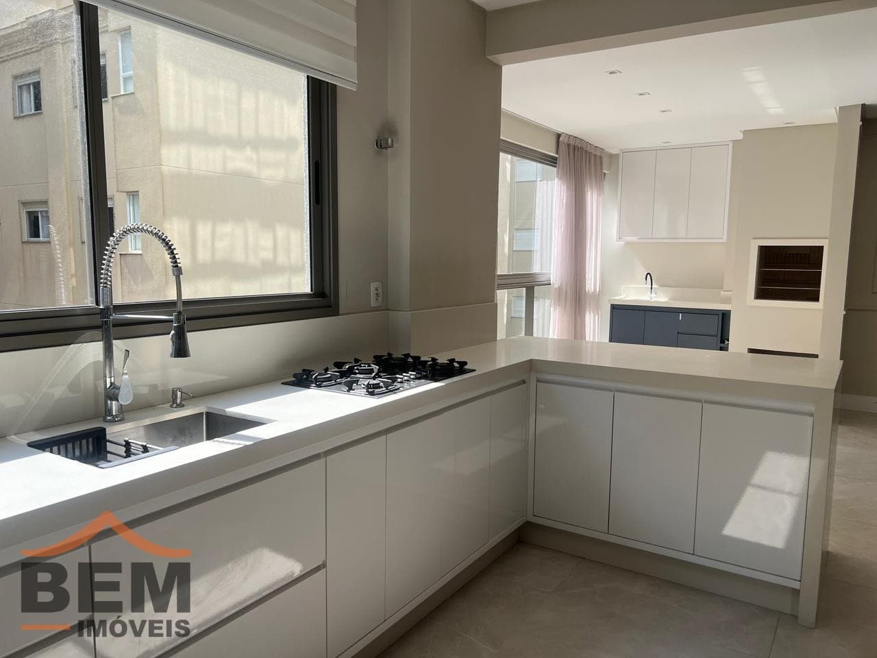 Apartamento para Venda com 3 quartos e 114m² no bairro Meia Praia, em Itapema