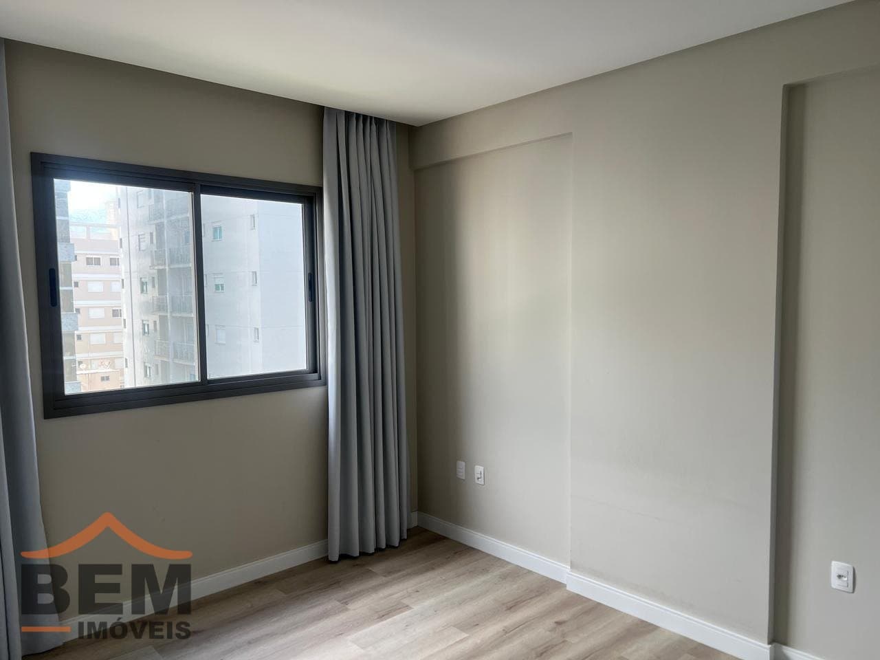 Apartamento para Venda com 3 quartos e 114m² no bairro Meia Praia, em Itapema
