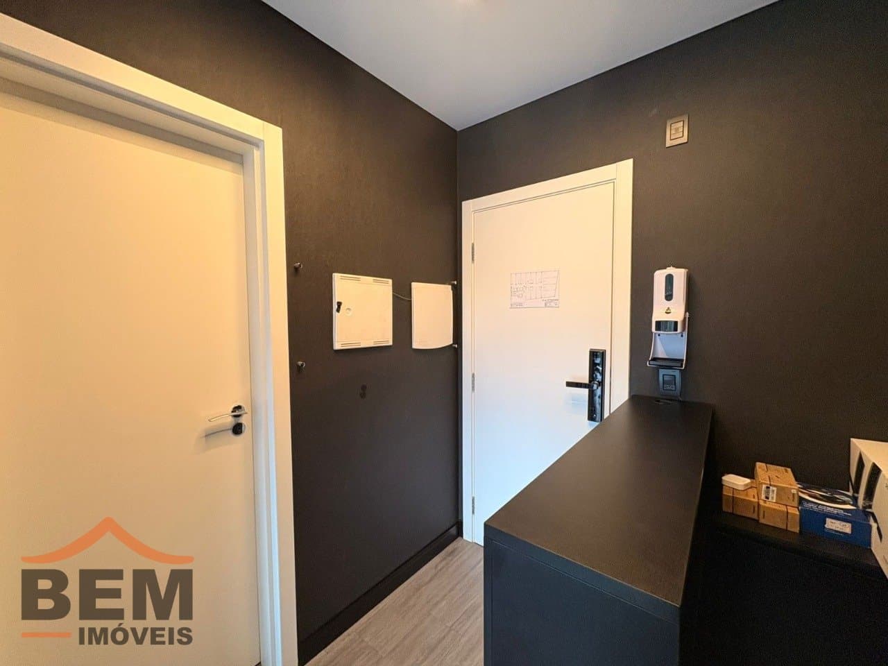 Sala Comercial para Locação com 80m² no bairro Praia Brava, em Itajaí