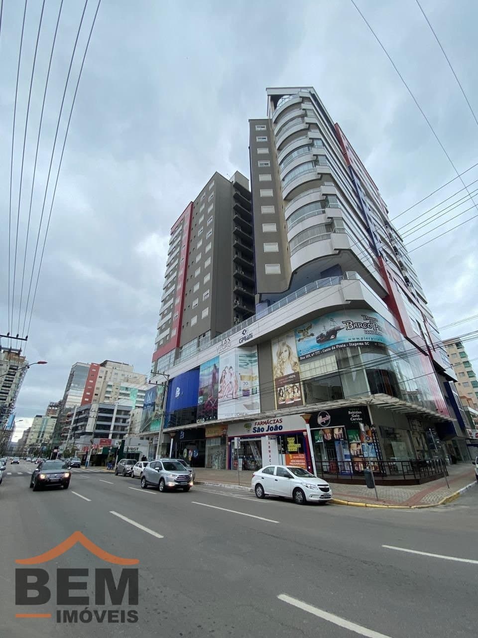 Apartamento para Venda com 3 quartos e 146m² no bairro Meia Praia, em Itapema