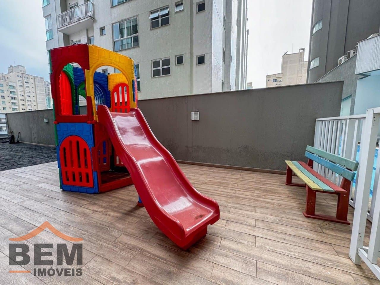 Apartamento para Venda com 3 quartos e 146m² no bairro Meia Praia, em Itapema