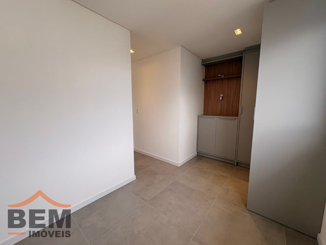 Apartamento para Locação com 2 quartos e 56m² no bairro Centro, em Itajaí