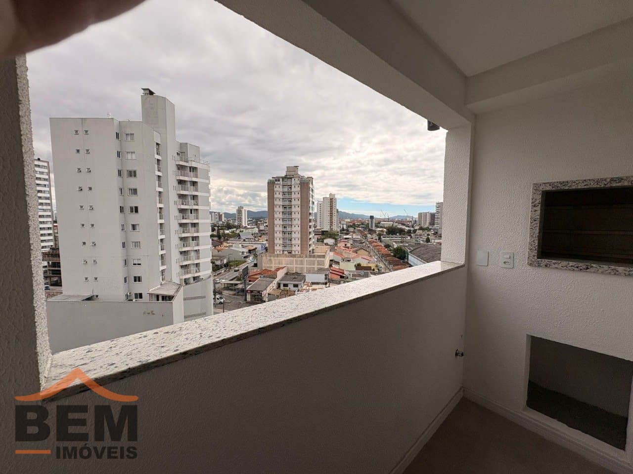Apartamento para Locação com 2 quartos e 56m² no bairro Centro, em Itajaí