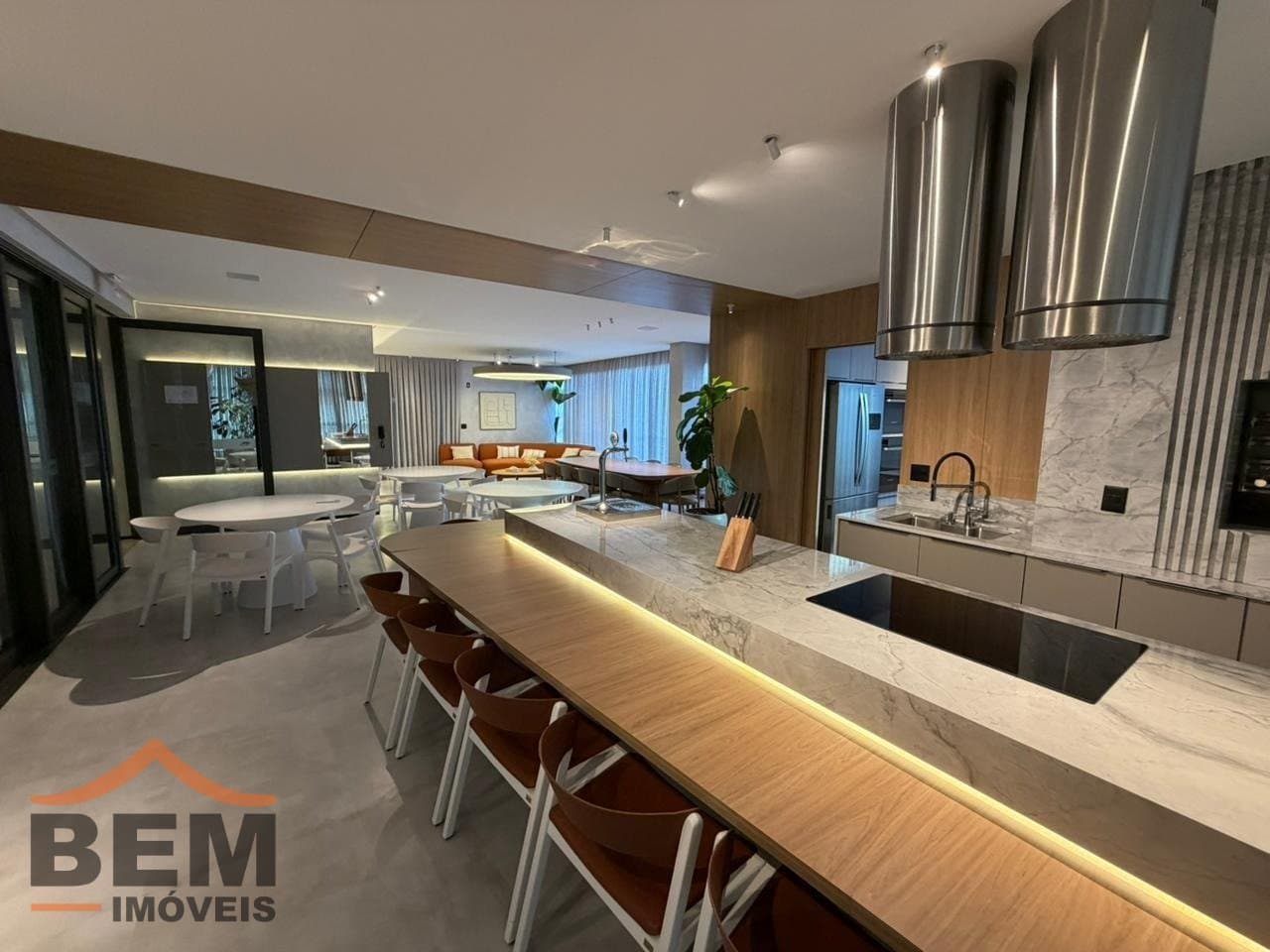 Apartamento para Venda com 3 quartos e 123m² no bairro Meia Praia, em Itapema