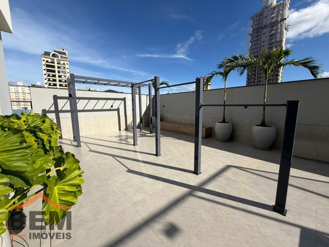 Apartamento para Venda com 3 quartos e 123m² no bairro Meia Praia, em Itapema