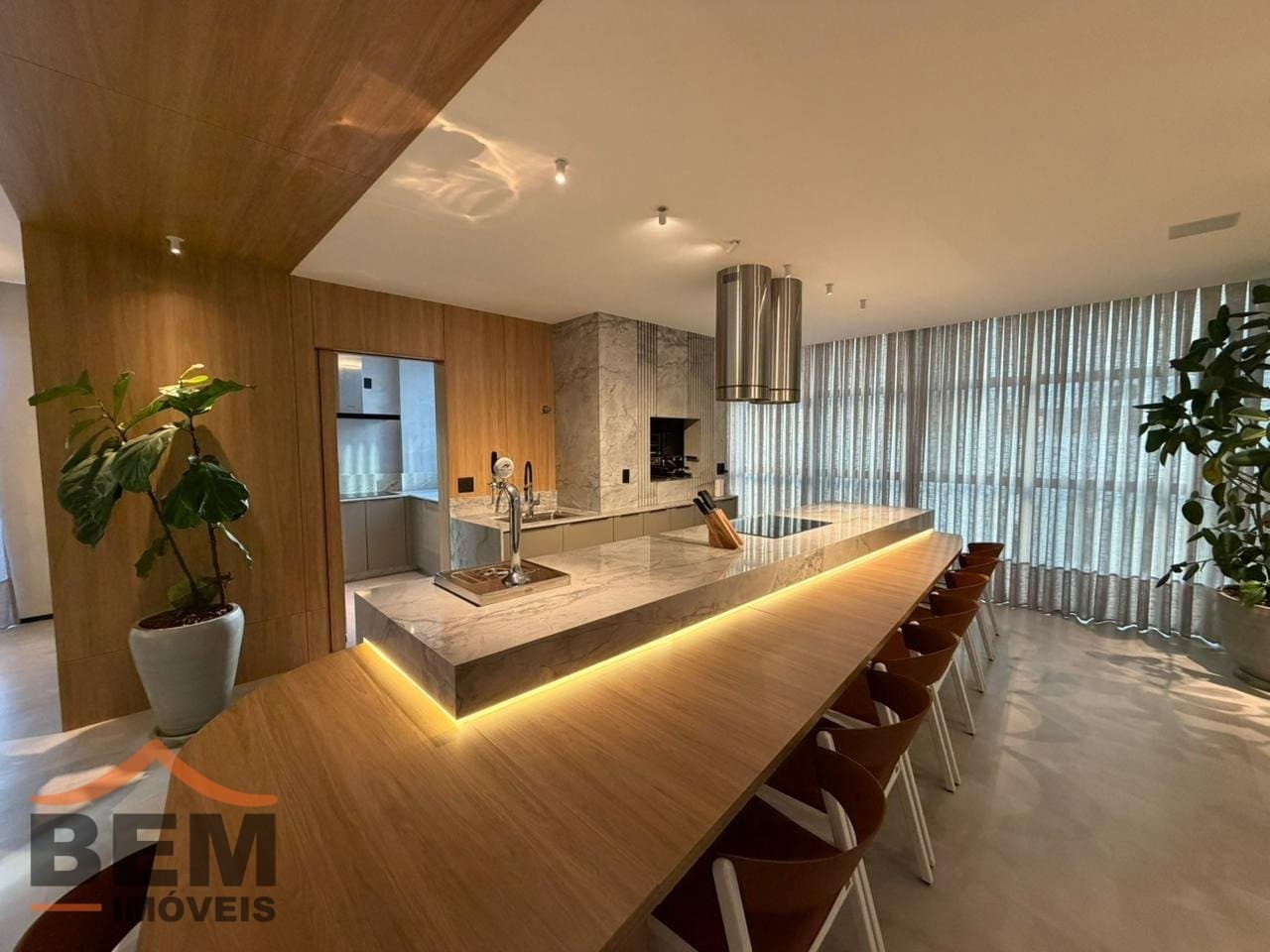 Apartamento para Venda com 3 quartos e 123m² no bairro Meia Praia, em Itapema