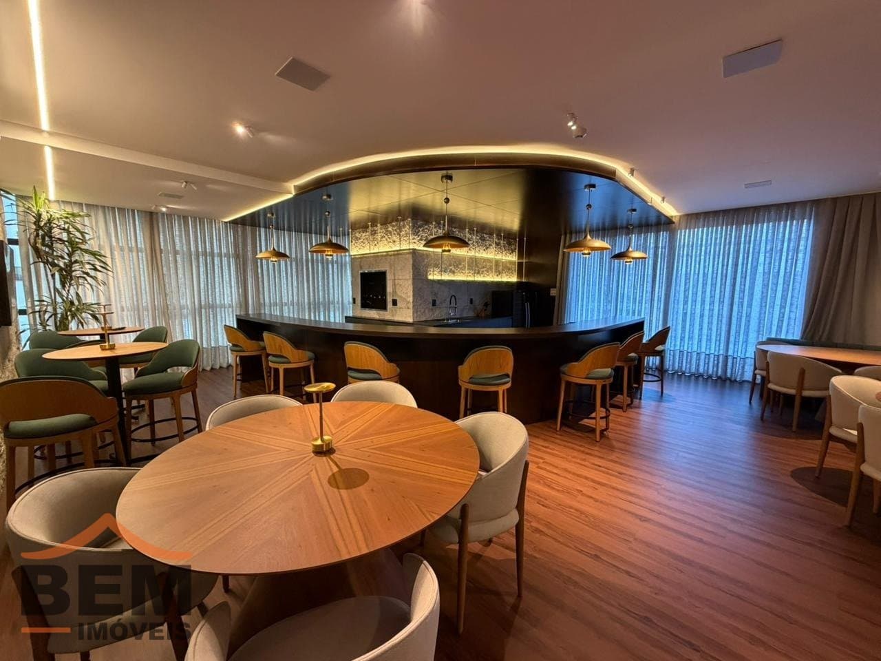 Apartamento para Venda com 3 quartos e 123m² no bairro Meia Praia, em Itapema