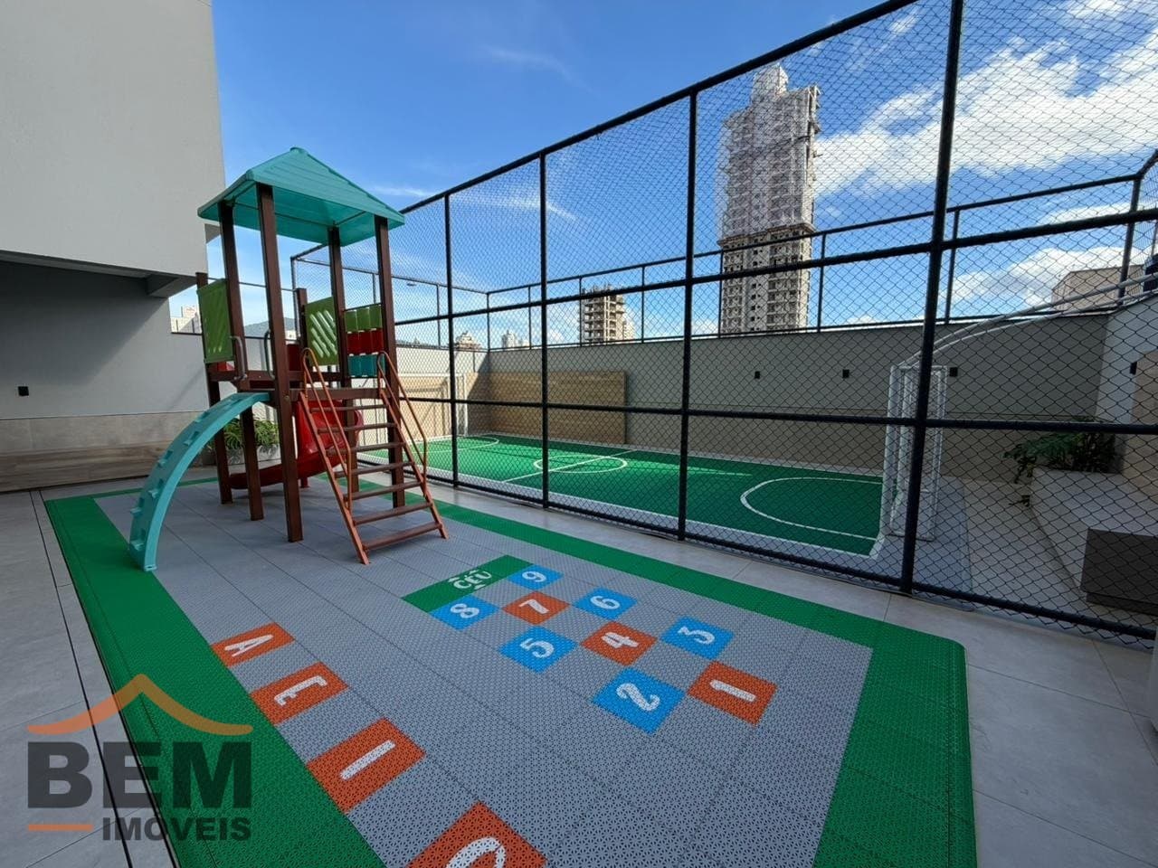 Apartamento para Venda com 3 quartos e 123m² no bairro Meia Praia, em Itapema