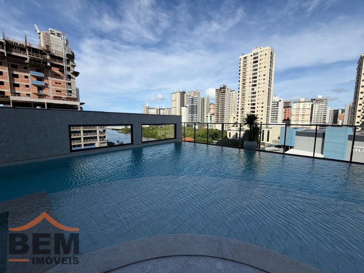 Apartamento para Venda com 3 quartos e 123m² no bairro Meia Praia, em Itapema