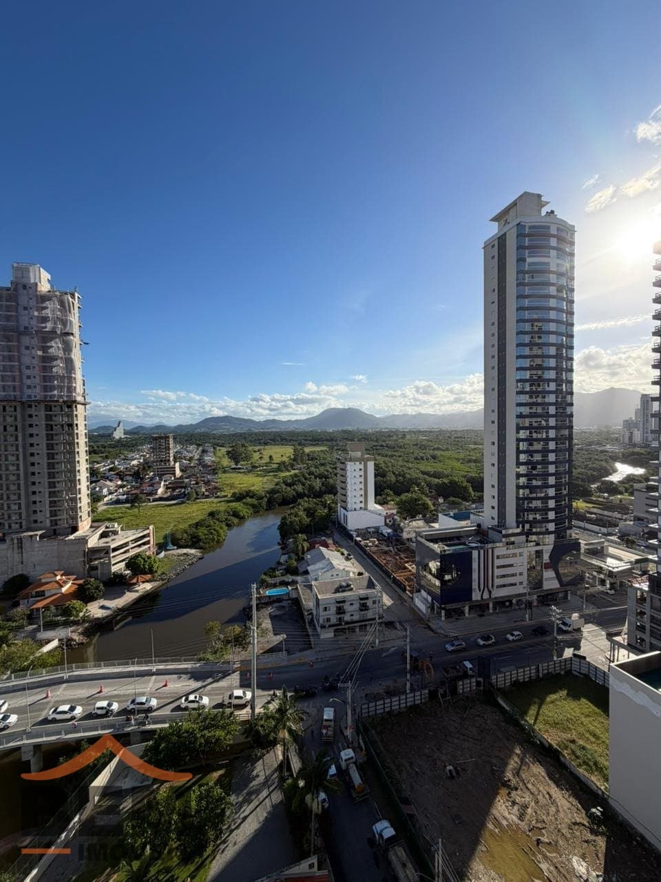 Apartamento para Venda com 3 quartos e 123m² no bairro Meia Praia, em Itapema