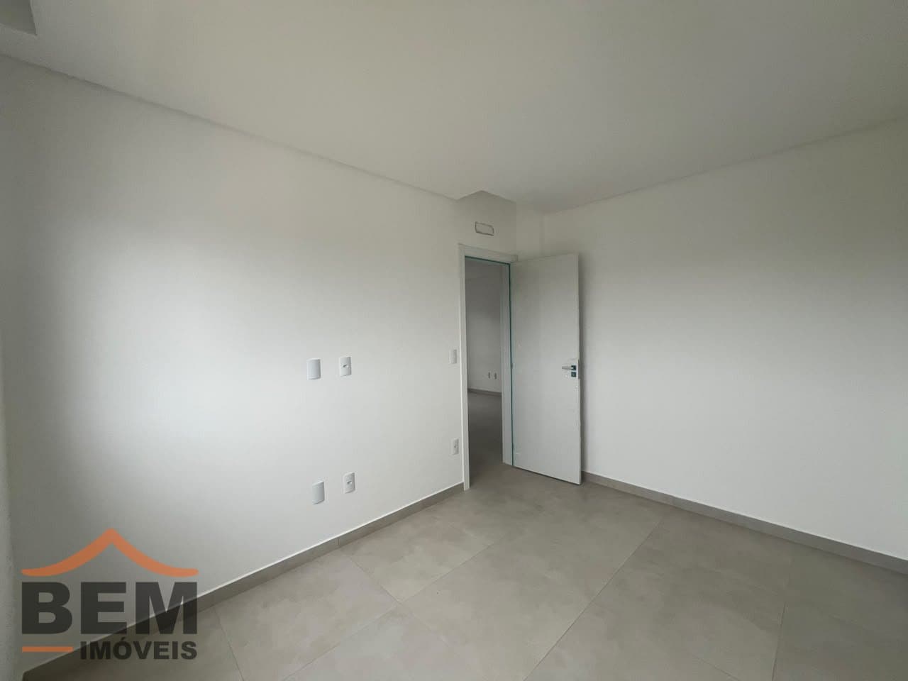 Apartamento para Locação com 2 quartos e 118m² no bairro Centro, em Camboriú