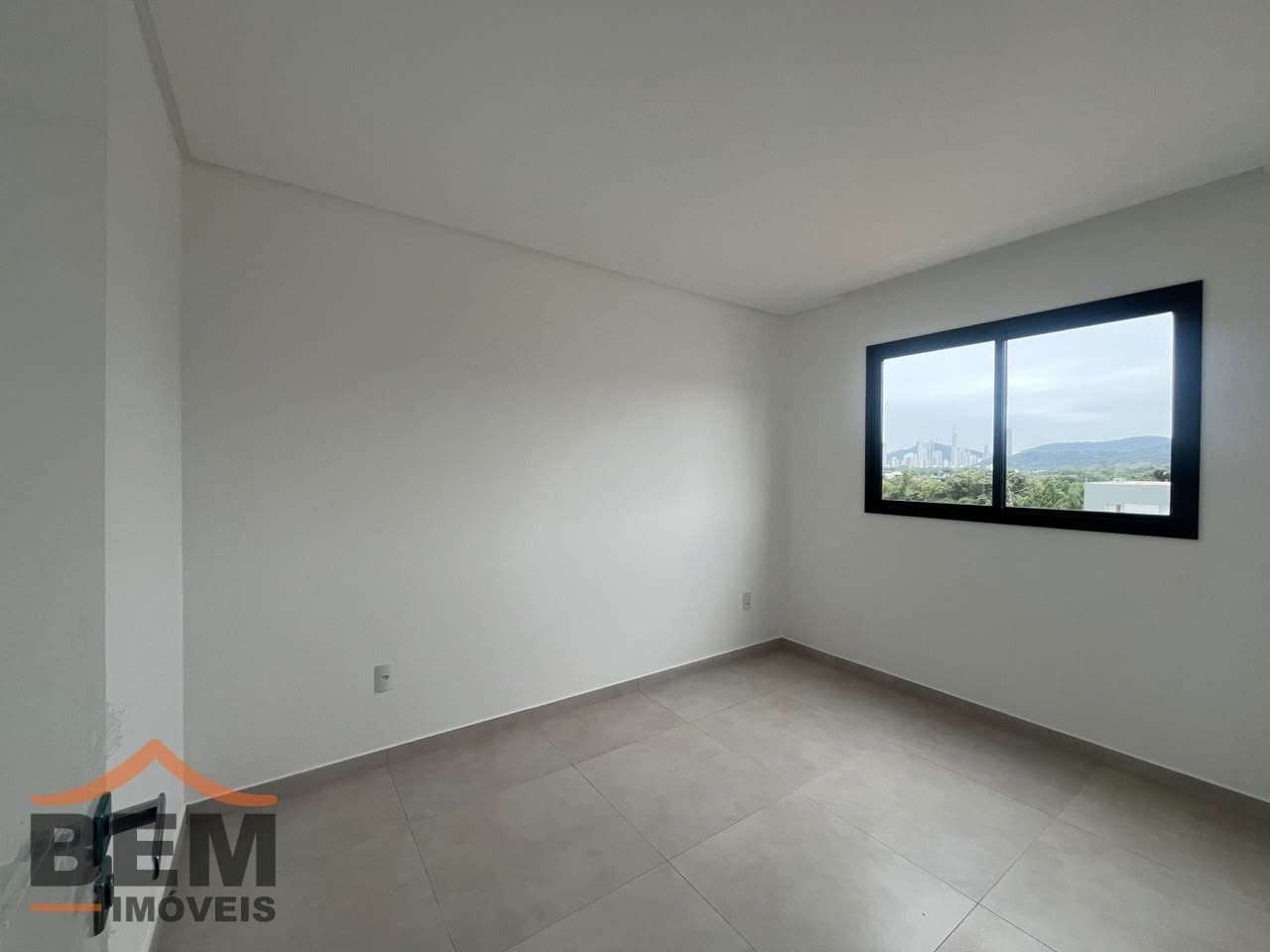 Apartamento para Locação com 2 quartos e 118m² no bairro Centro, em Camboriú