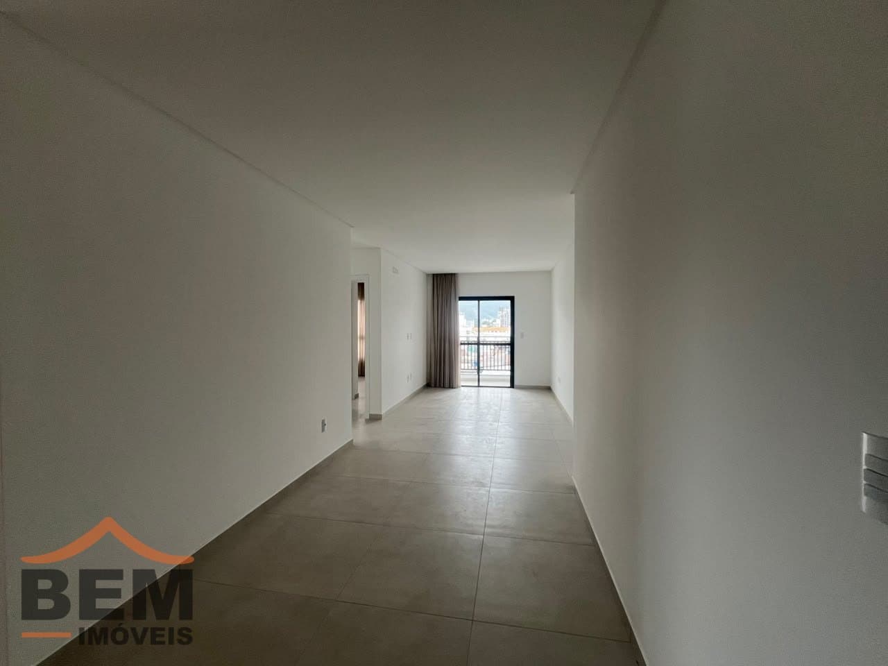 Apartamento para Locação com 2 quartos e 118m² no bairro Centro, em Camboriú
