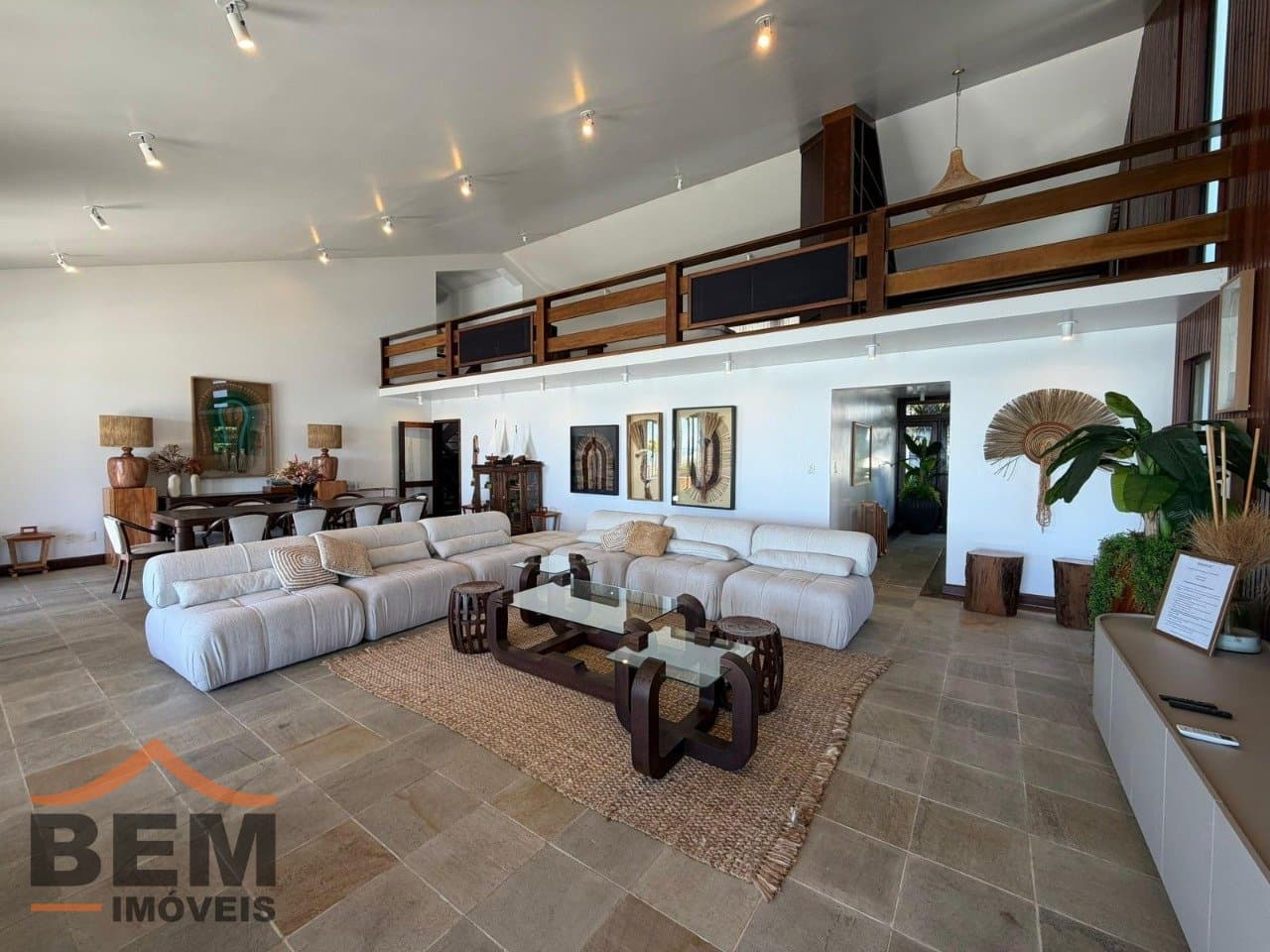 Casa para Locação com 3 quartos e 721m² no bairro Cabeçudas, em Itajaí