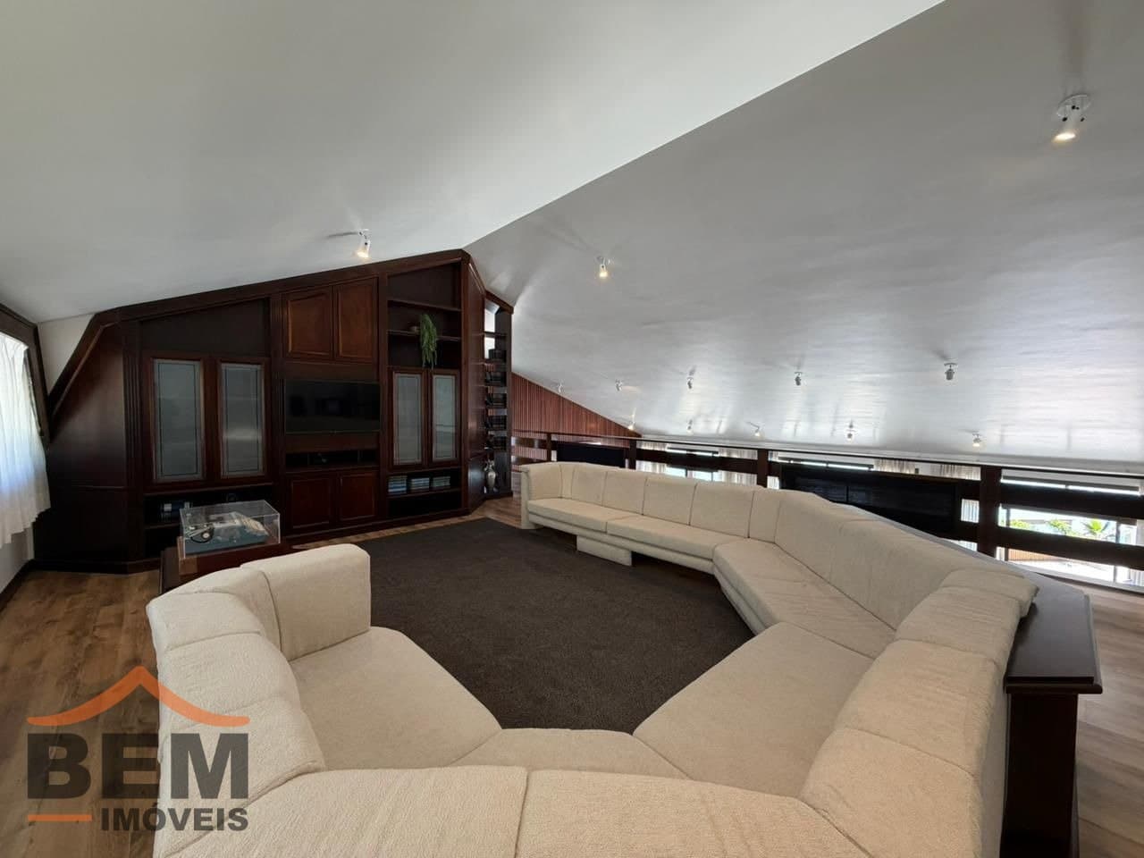 Casa para Locação com 3 quartos e 721m² no bairro Cabeçudas, em Itajaí