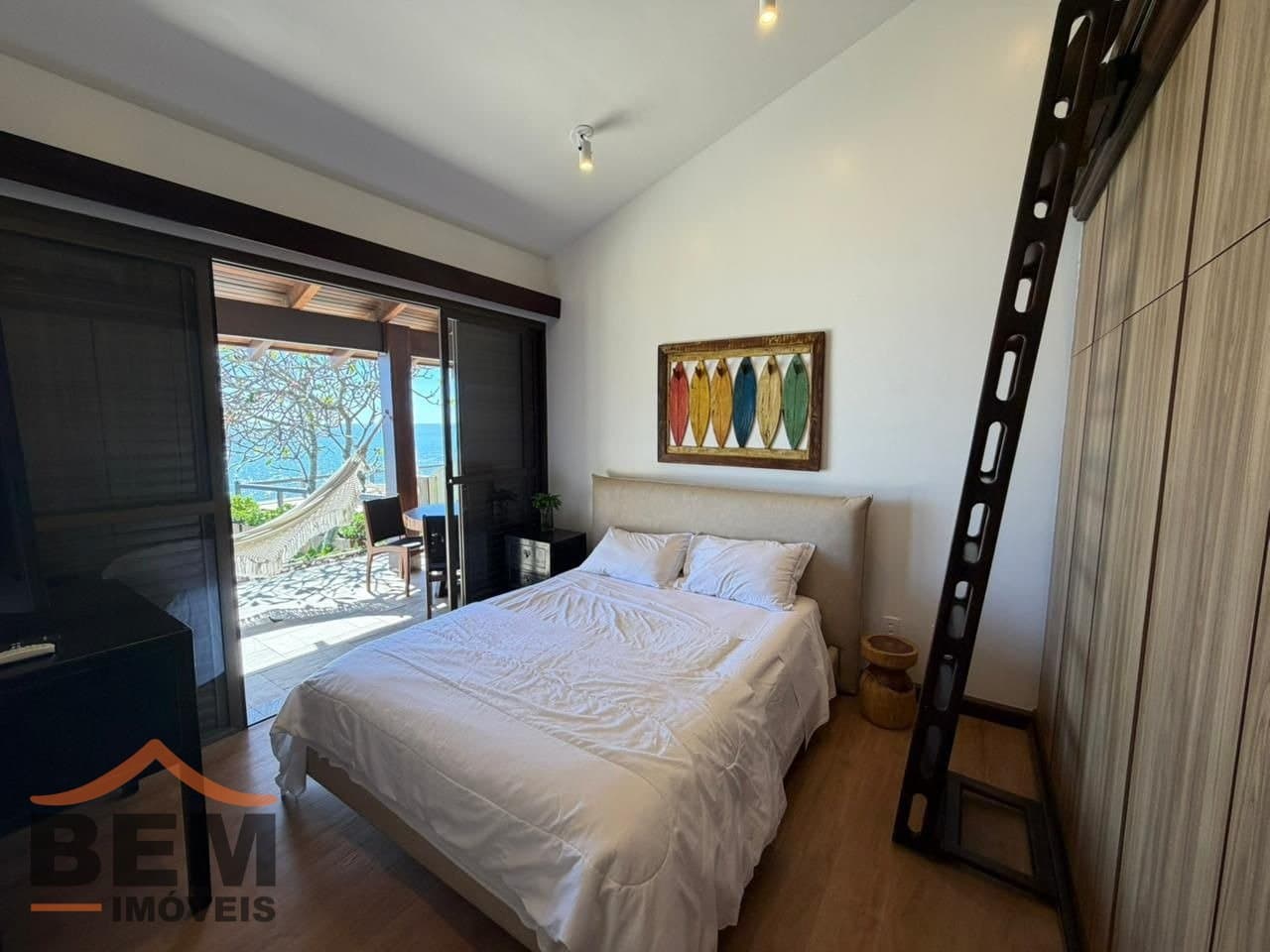 Casa para Locação com 3 quartos e 721m² no bairro Cabeçudas, em Itajaí