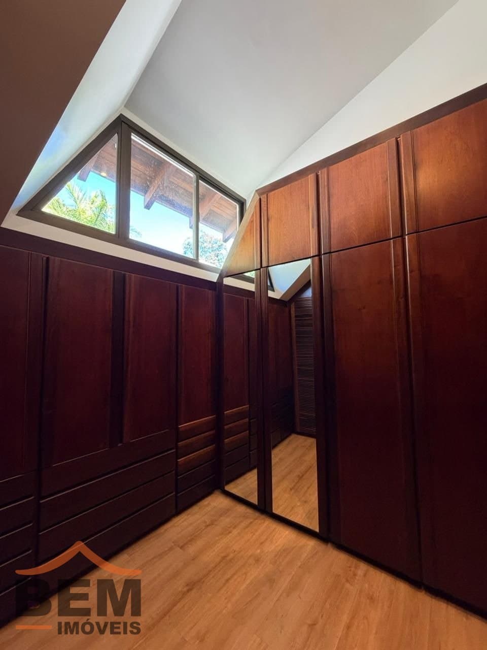 Casa para Locação com 3 quartos e 721m² no bairro Cabeçudas, em Itajaí