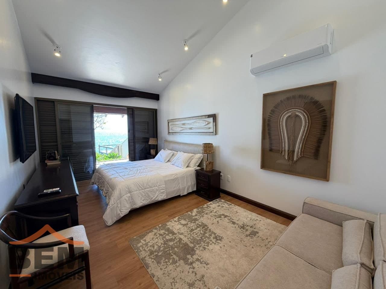 Casa para Locação com 3 quartos e 721m² no bairro Cabeçudas, em Itajaí