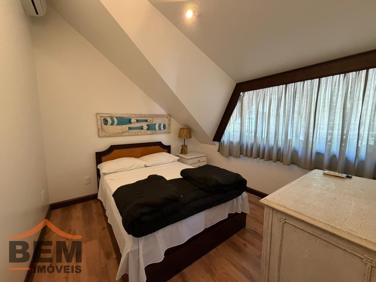 Casa para Locação com 3 quartos e 721m² no bairro Cabeçudas, em Itajaí